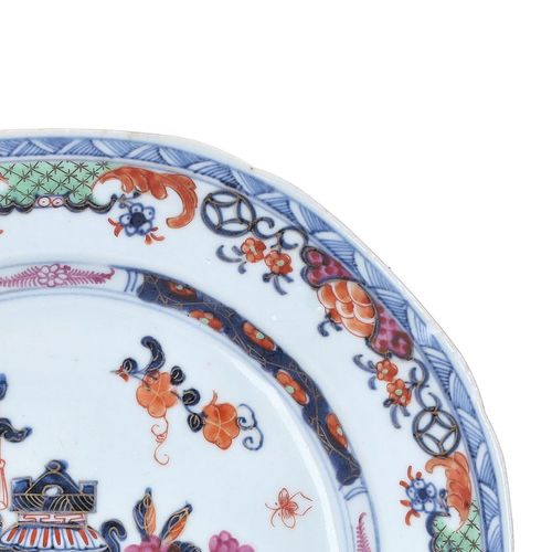 18th Century Chinese Porcelain Plate image-3