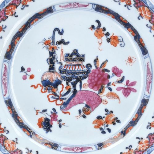 18th Century Chinese Porcelain Plate image-2