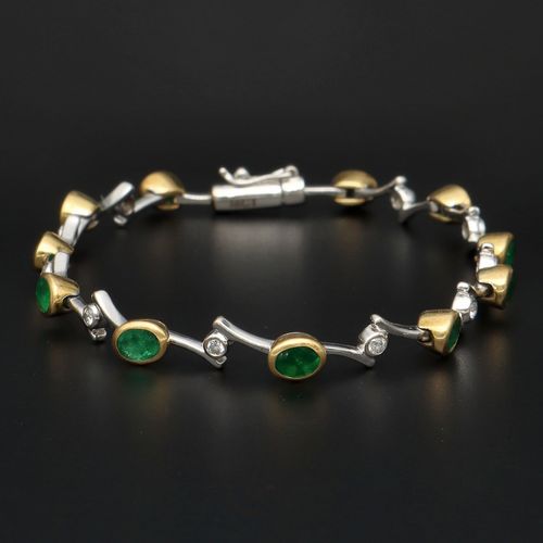 18ct Gold Emerald and Diamond Bracelet image-1