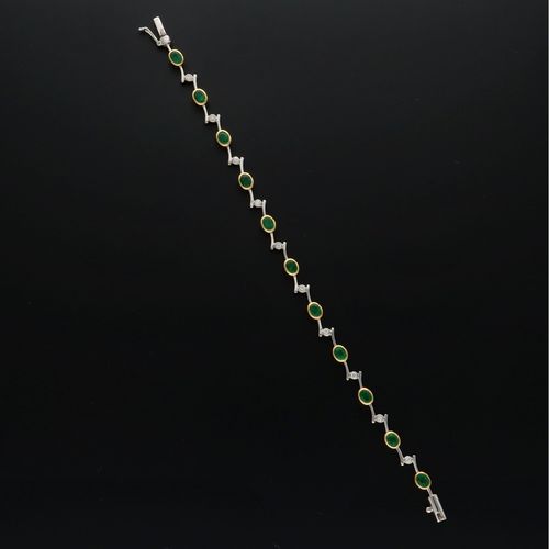 18ct Gold Emerald and Diamond Bracelet image-2