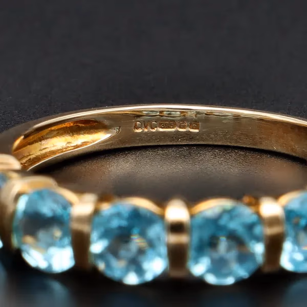 9ct Gold Topaz Ring