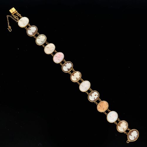 Victorian 18ct Gold Cameo Bracelet image-2