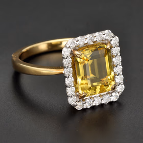 18ct Yellow Gold Yellow Beryl and Diamond Ring