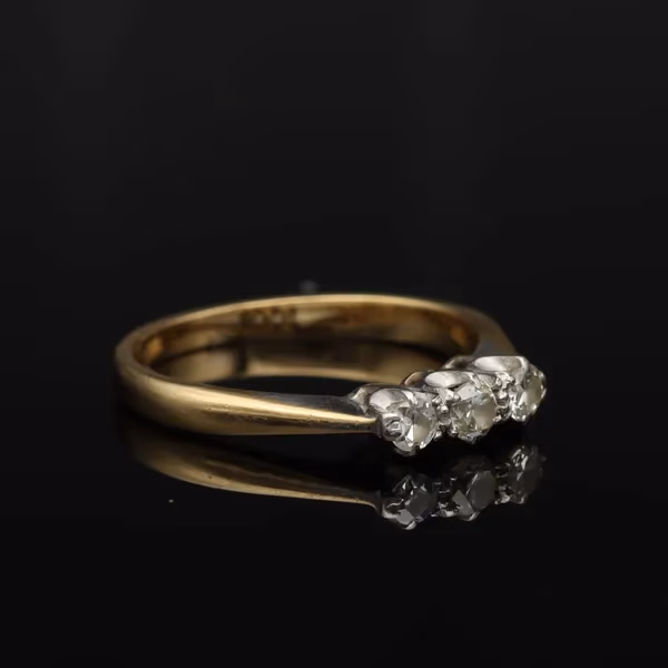 18ct Yellow Gold Diamond Trilogy Ring