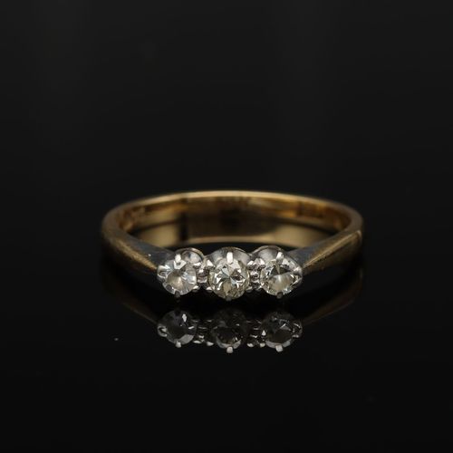 18ct Yellow Gold Diamond Trilogy Ring image-2