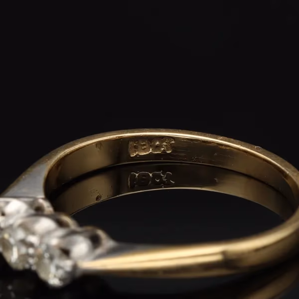 18ct Yellow Gold Diamond Trilogy Ring