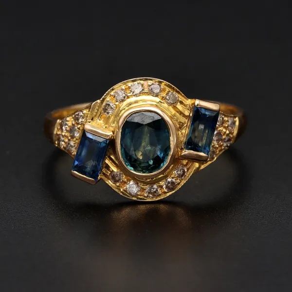 18ct Yellow Gold 1.4ct Ceylon Sapphire & Diamond Ring