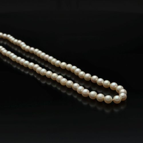 Silver Clasp Re-Strung Cultured Pearls image-1