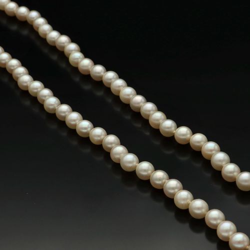Silver Clasp Re-Strung Cultured Pearls image-3