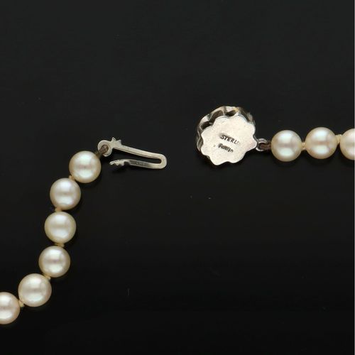 Silver Clasp Re-Strung Cultured Pearls image-6
