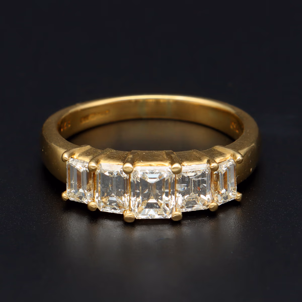 18ct Gold Diamond Ring