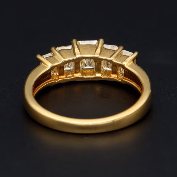 18ct Gold Diamond Ring