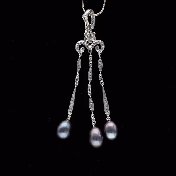 18ct White Gold Diamond and Pearl Drop Pendant Necklace