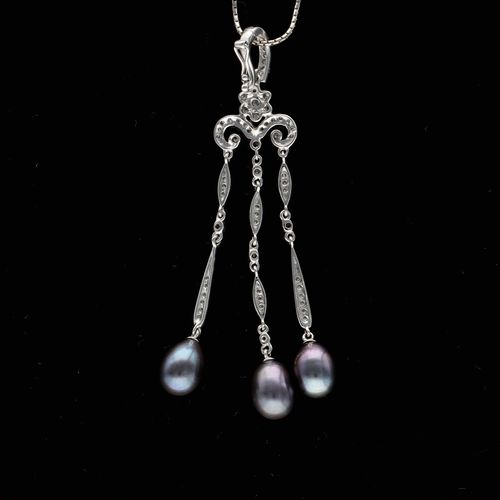 18ct White Gold Diamond and Pearl Drop Pendant Necklace image-4
