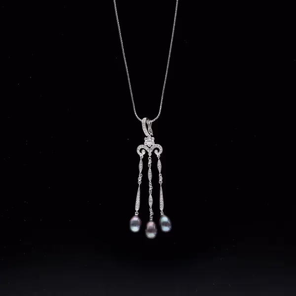 18ct White Gold Diamond and Pearl Drop Pendant Necklace