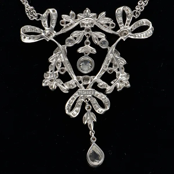 18ct White Gold Diamond Necklace