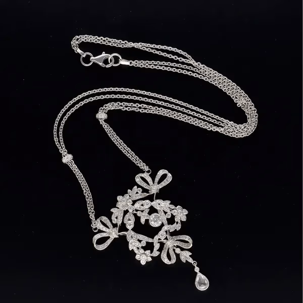 18ct White Gold Diamond Necklace