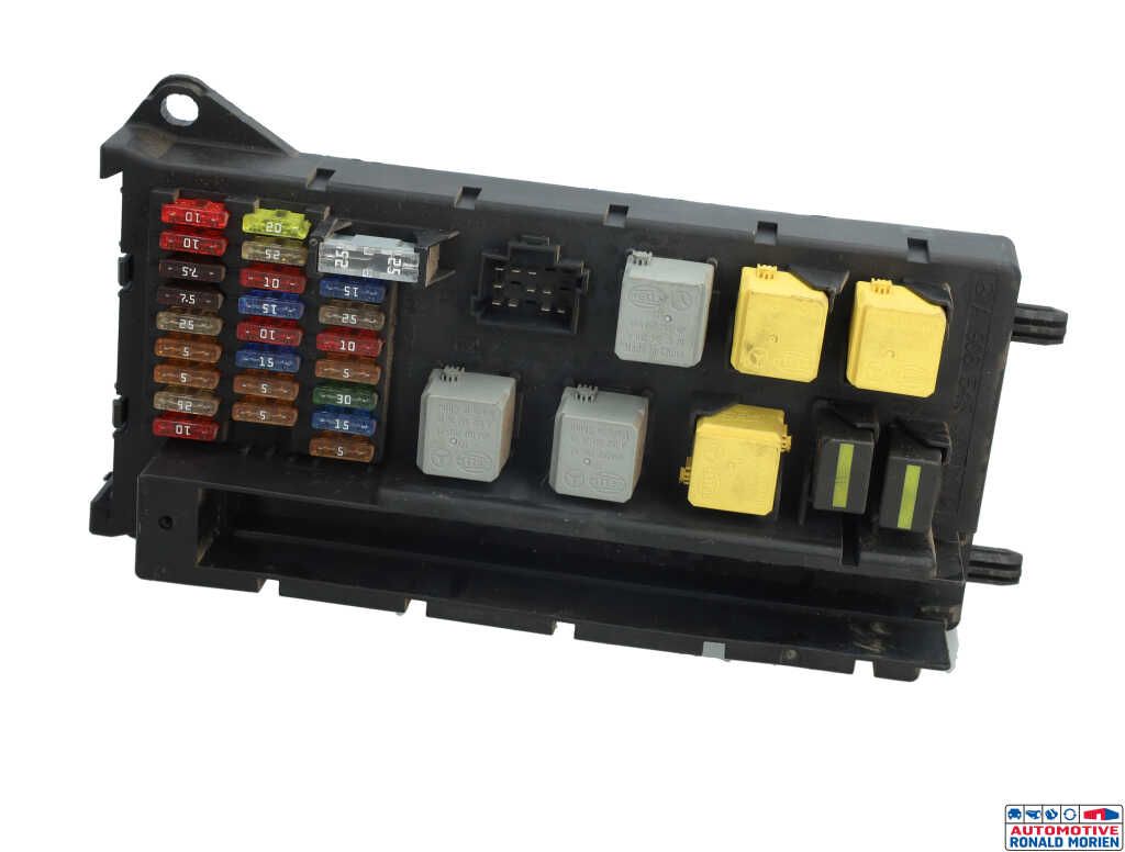 Used Fuse box Volkswagen Crafter 2.5 TDI 30/32/35/46/50 Price € 39,00 Inclusive VAT offered by Automaterialen Ronald Morien B.V.