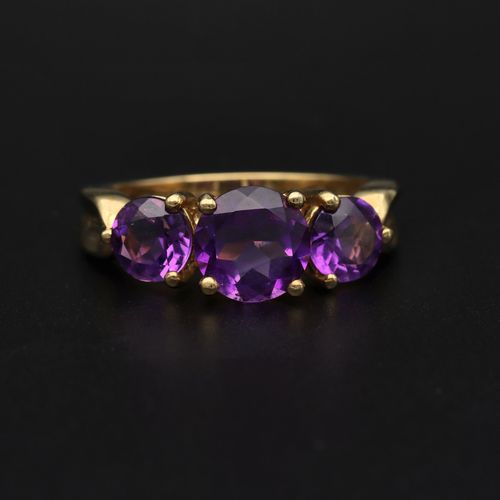 9ct Gold Three Stone Amethyst Ring image-2