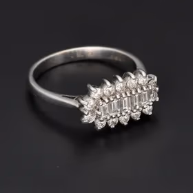 18ct White Gold Diamond Ring
