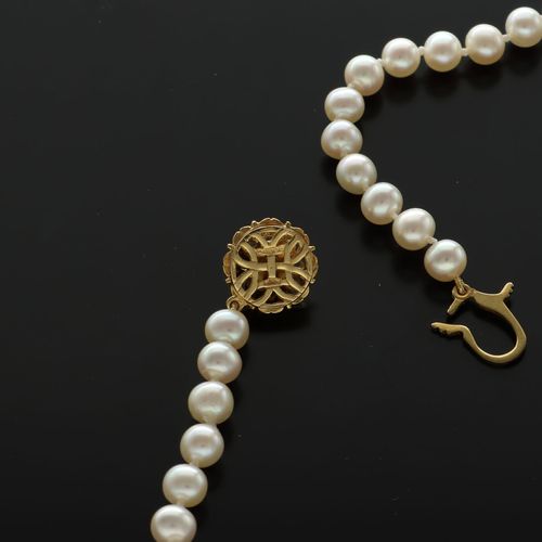 Re Strung Cultured Pearls Necklace image-6