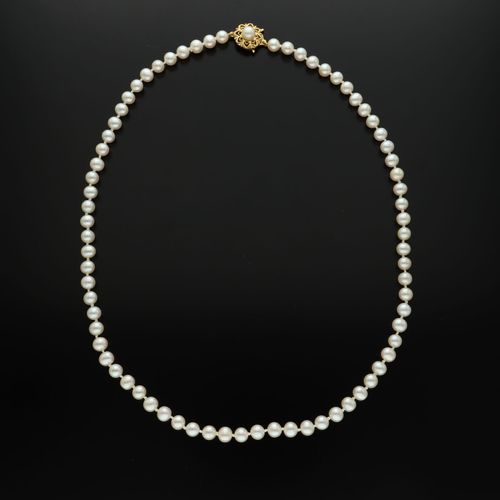 Re Strung Cultured Pearls Necklace image-2