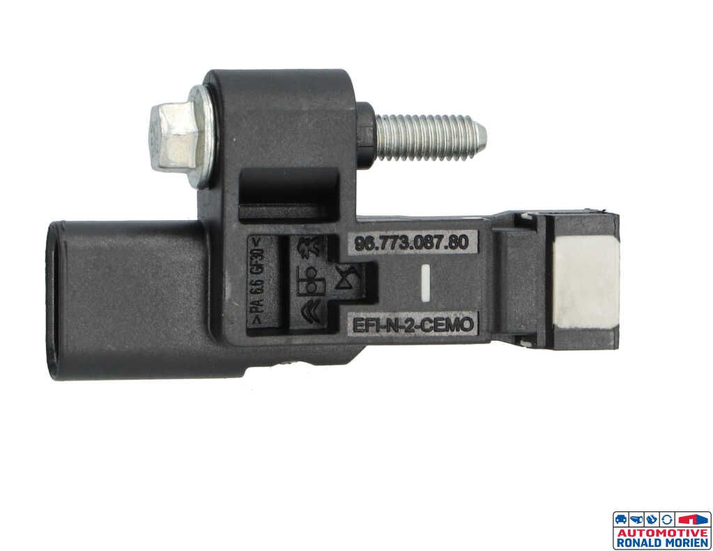 Used Crankshaft sensor Peugeot 3008 II (M4/MC/MJ/MR) 1.6 e-THP 165 16V Price € 20,00 Inclusive VAT offered by Automaterialen Ronald Morien B.V.