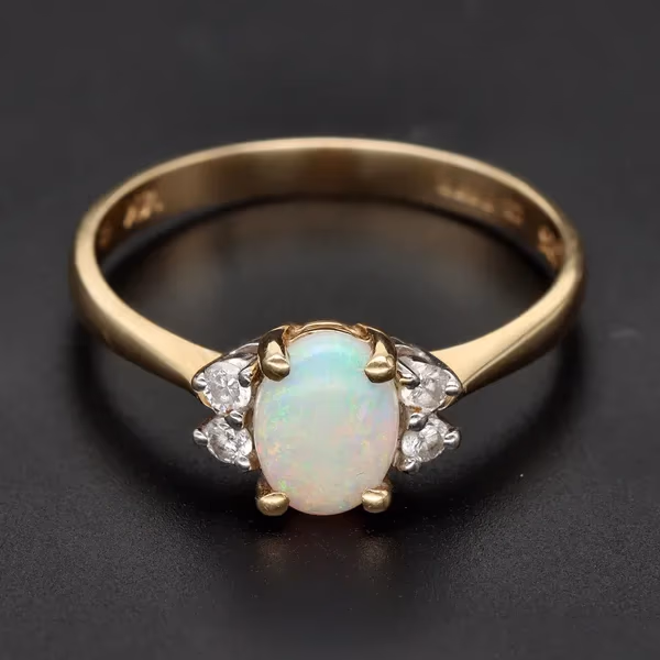 14ct Gold Opal Diamond Ring
