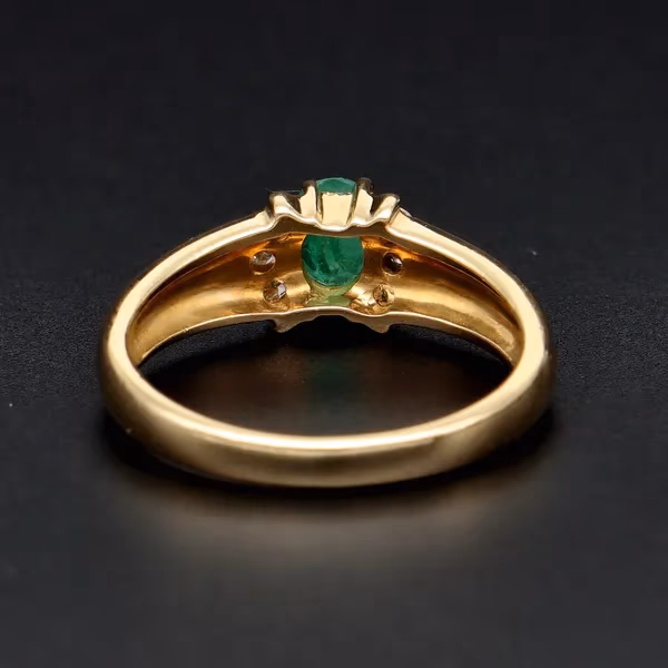 18ct Gold Emerald and Diamond Ring
