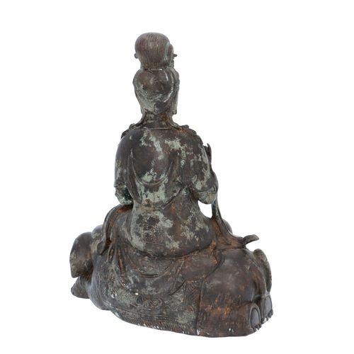 Antique Chinese Bronze Figure of Guanyin image-6