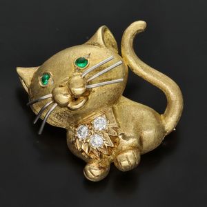 Vintage 18ct Gold Diamond and Emerald Cat Brooch