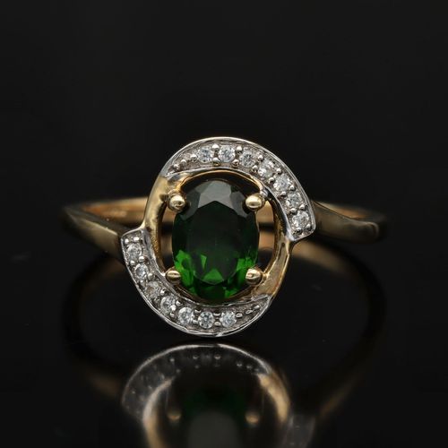Gold Diopside Diamond Ring image-2