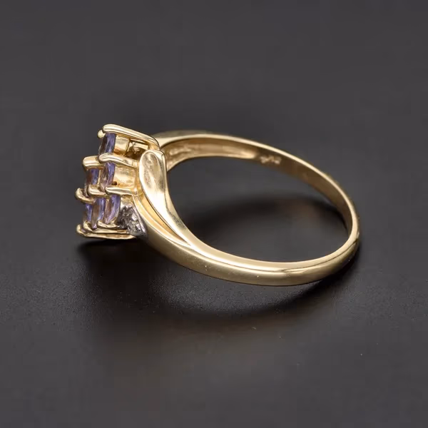 9ct Yellow Gold Amethyst & Diamond Dress Ring