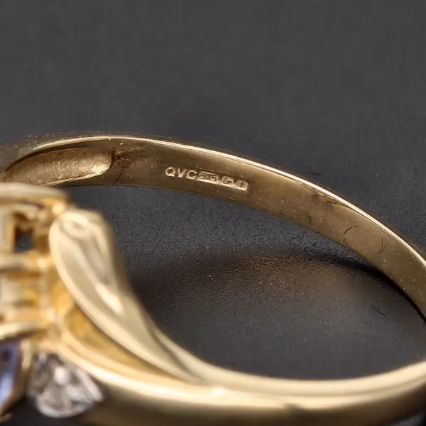 9ct Yellow Gold Amethyst & Diamond Dress Ring