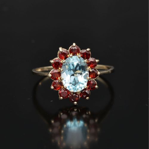 9ct Gold Topaz and Garnet Ring image-2