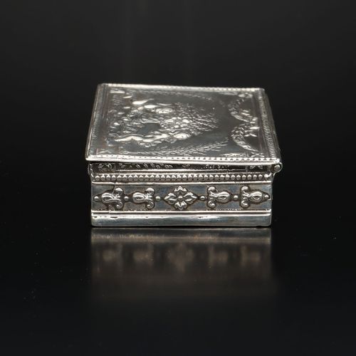 Early 20th Century European Silver Snuff Box image-5