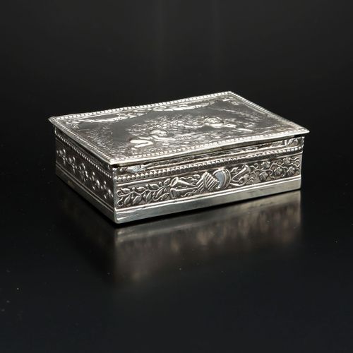 Early 20th Century European Silver Snuff Box image-1