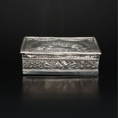 Early 20th Century European Silver Snuff Box image-4
