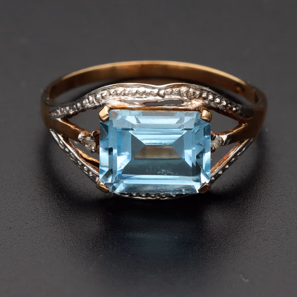 9ct Gold Topaz and Diamond Ring