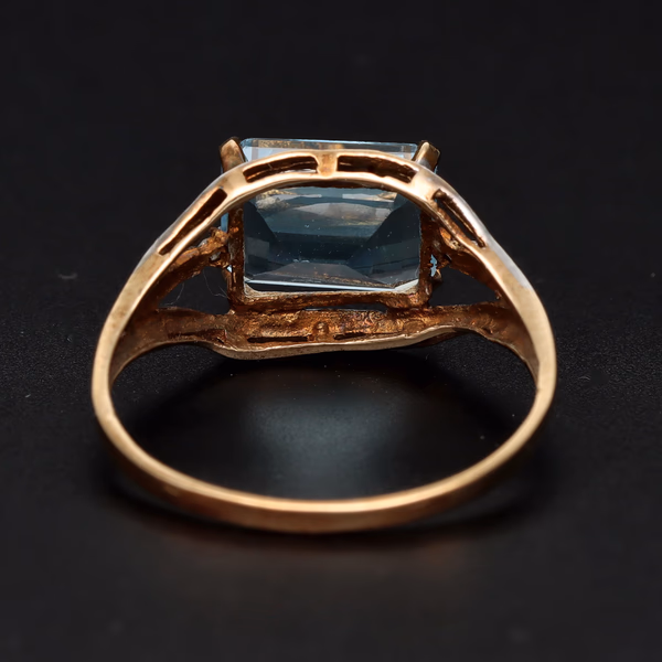 9ct Gold Topaz and Diamond Ring