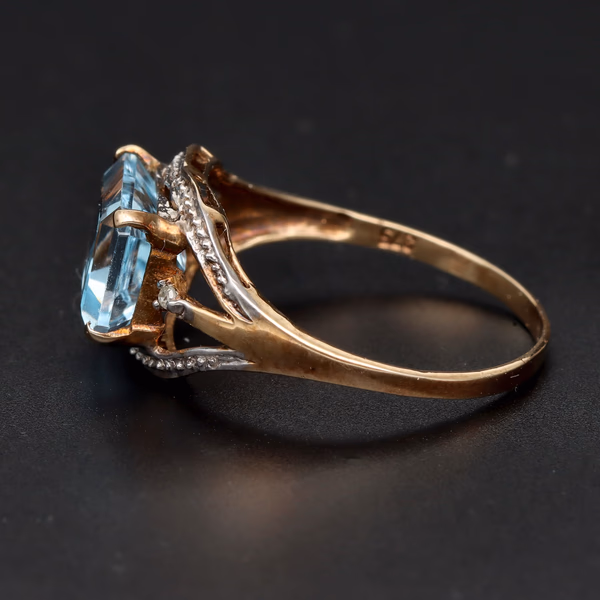 9ct Gold Topaz and Diamond Ring