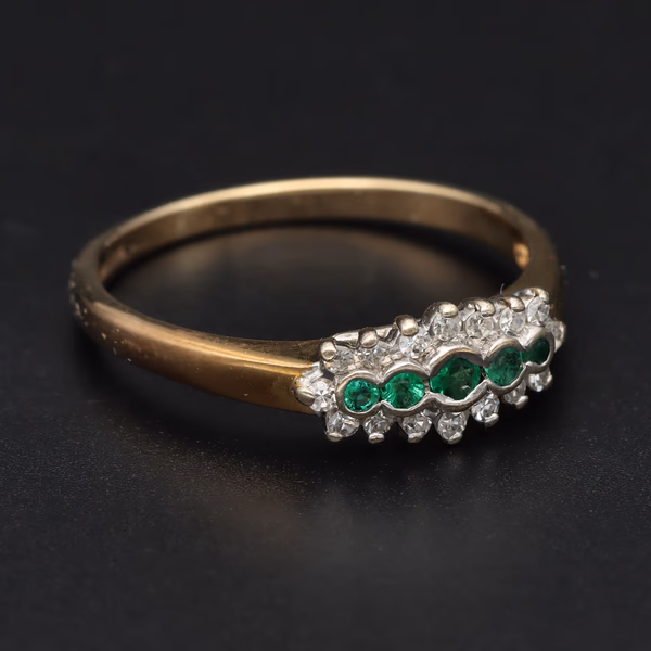 9ct Gold Emerald & Diamond Ring
