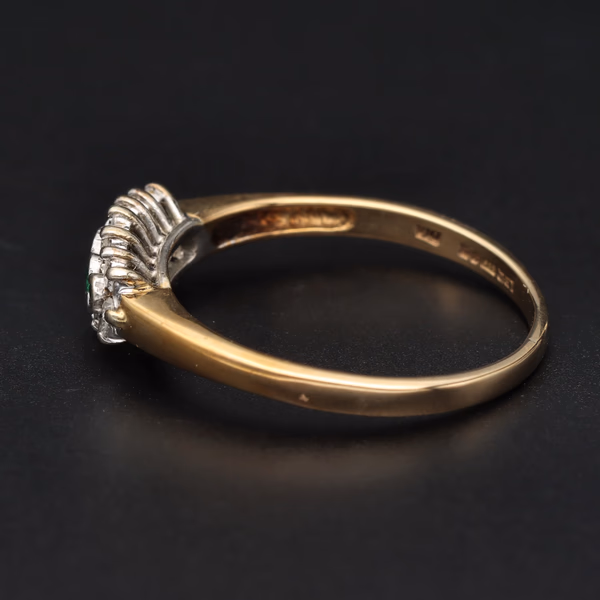 9ct Gold Emerald & Diamond Ring