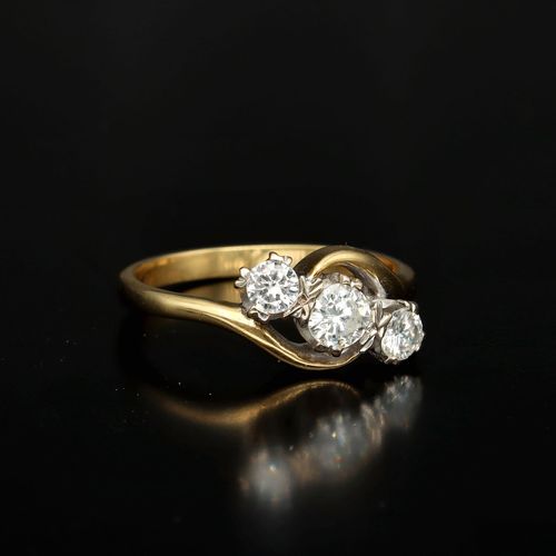 Vintage 18ct Gold Three Stone Diamond Ring image-1