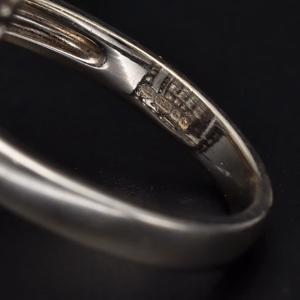 18ct White Gold Diamond Cluster Ring