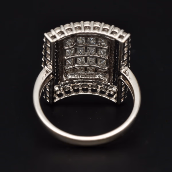 18ct White Gold Diamond Cluster Ring