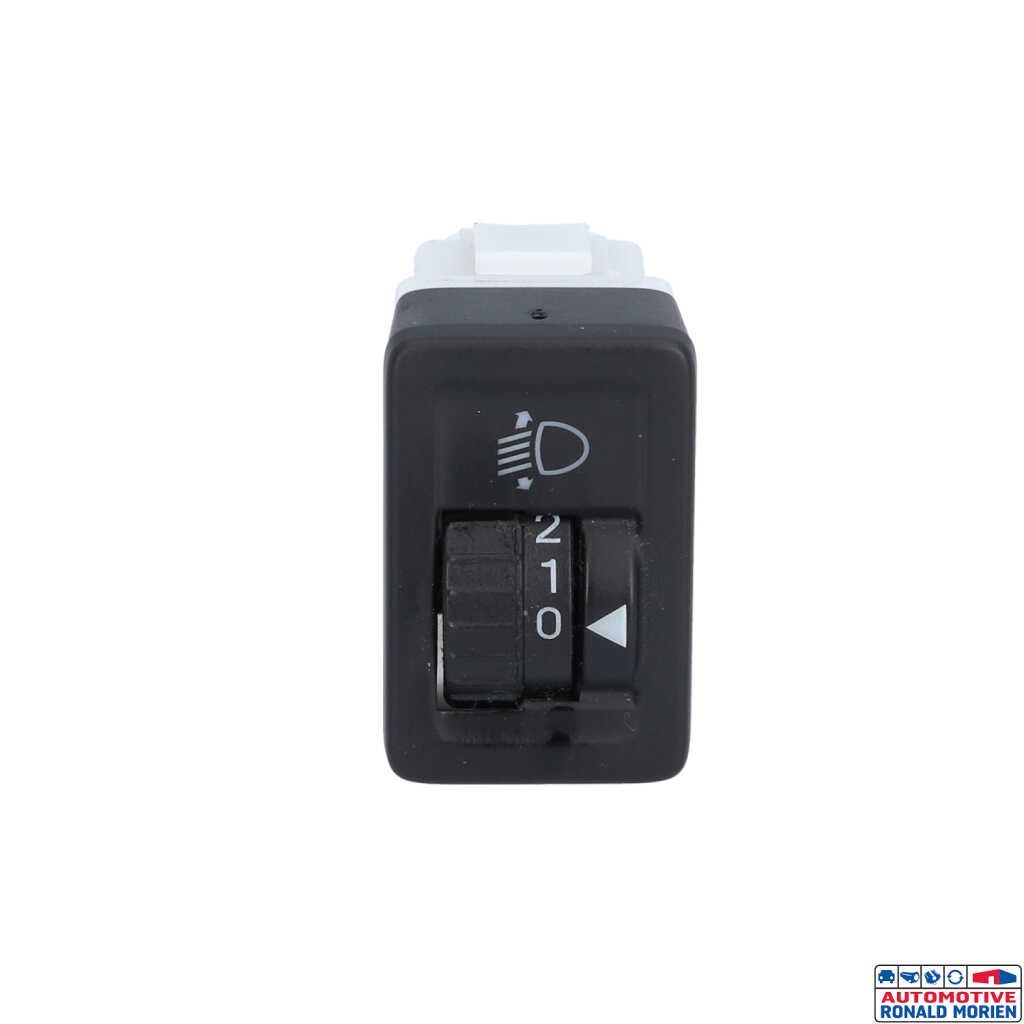 Gebrauchte Licht Schalter Suzuki Alto (GF) 1.0 12V Preis € 15,00 Margenregelung angeboten von Automaterialen Ronald Morien B.V.