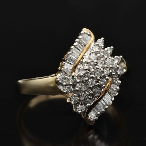 9ct Gold Vari Cut Diamond Ring image-1
