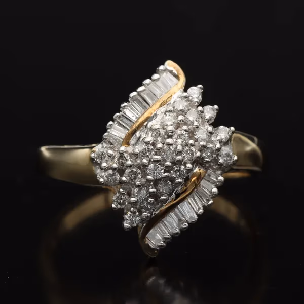 9ct Gold Vari Cut Diamond Ring