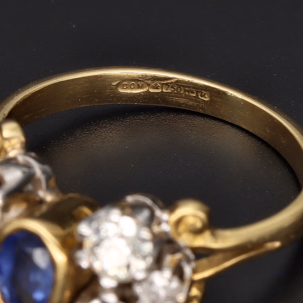 18ct Yellow Gold Sapphire & Diamond Ring